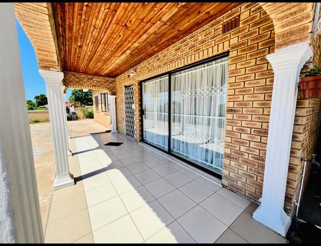 4 BEDROOM HOUSE FOR SALE IN AVOCA HILLS